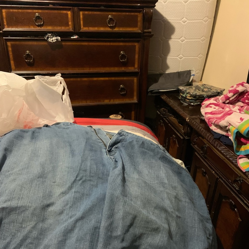 Avenue size 24 shorts